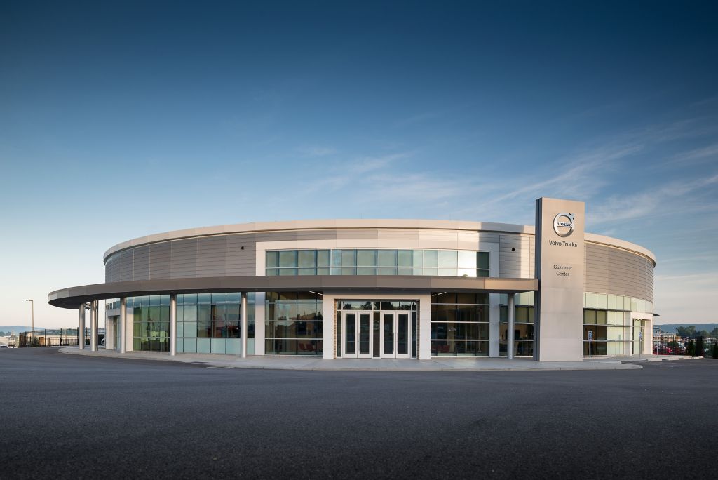 Volvo Trucks Customer Experience Center Offers Fleets Full